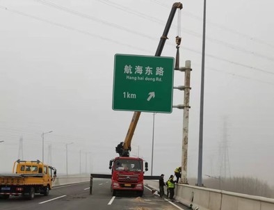咸宁咸宁悬臂式交通标志杆